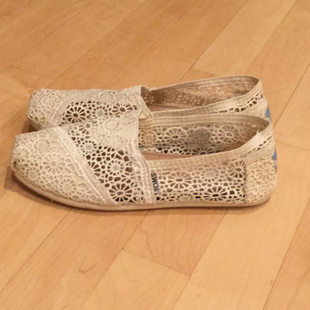 Toms ivory lace women's flat